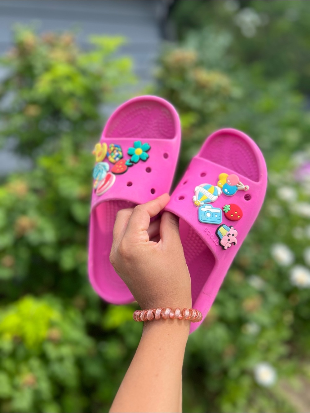 Crocs | J4 / 6.5W | Sandals with Fun Charms